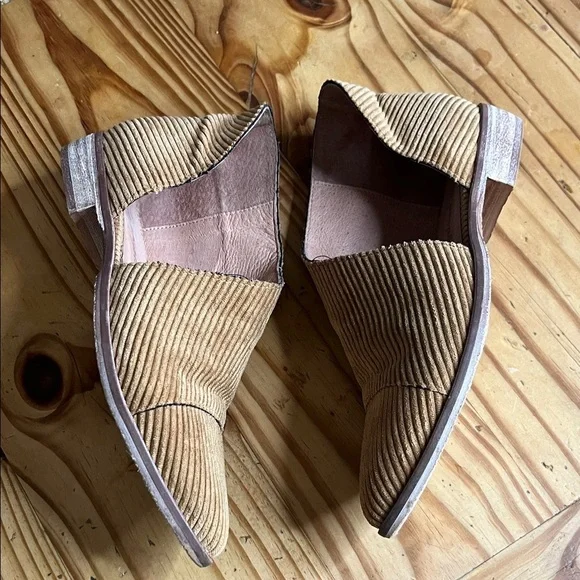 Free People Royale Gold Corduroy Flats Slip-On Shoes Textured - Picture 4 of 8